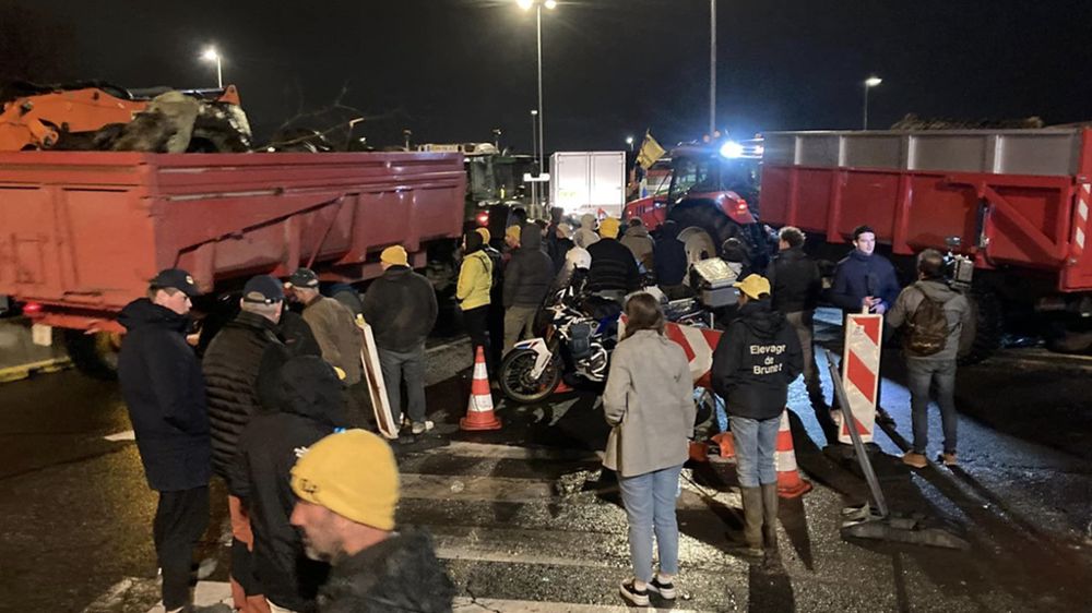 Quelque 150 agriculteurs et une cinquantaine de tracteurs étaient présents jeudi selon la préfecture.