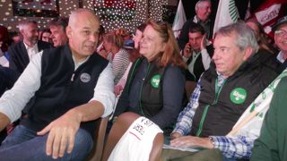 « Nous considérons qu’il est désormais seul représentant légitime de l’État, nous considérons qu’il est de sa seule responsabilité d’empêcher la signature du Mercosur », a déclaré Arnaud Rousseau, le président de la FNSEA, interpellant Emmanuel Macron. « Nous considérons qu’il est désormais seul représentant légitime de l’État, nous considérons qu’il est de sa seule responsabilité d’empêcher la signature du Mercosur », a déclaré Arnaud Rousseau, le président de la FNSEA, interpellant Emmanuel Macron.