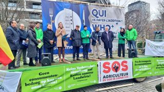 Des syndicats agricoles sont venus à Bruxelles le lundi 9 décembre 2024, pour manifester leur opposition à la ratification de l'accord commercial avec le Mercosur. Des syndicats agricoles sont venus à Bruxelles le lundi 9 décembre 2024, pour manifester leur opposition à la ratification de l'accord commercial avec le Mercosur.