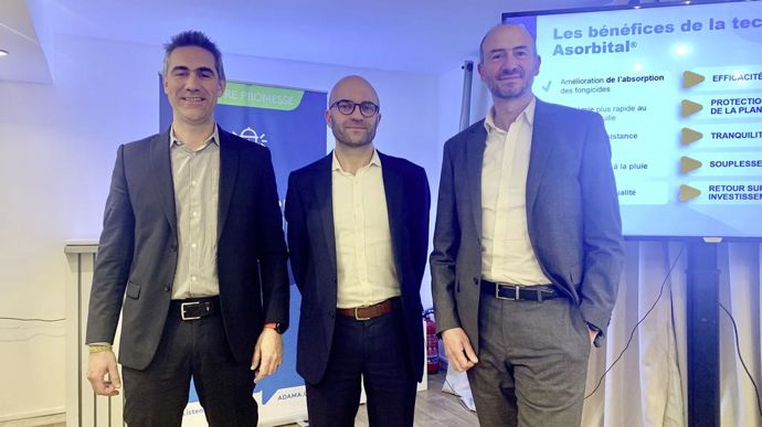 De gauche à droite : Romain Tranquart, directeur commercial, Gabriel Carn, directeur marketing, et Simon Cheylan, directeur général d'Adama France, ont présenté les objectifs à 2030 de la firme, lundi 9 décembre, à Paris.