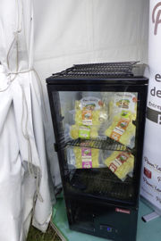 Pom’Lorette est spécialisée dans les produits de quatrième gamme à base de pommes de terre crues ou pasteurisées. Elle élargit sa gamme avec des pommes de terre cuites sous vide.