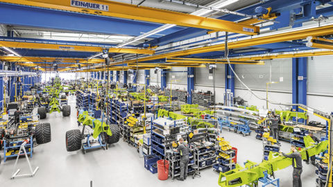 L'usine de matériels de fenaison de Bad Salgau a bénéficié d'importants investissement pour en augmenter la productivité. L'usine de matériels de fenaison de Bad Salgau a bénéficié d'importants investissement pour en augmenter la productivité.
