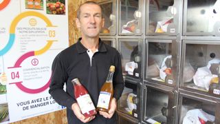 Denis Legendre propose une gamme de produits dérivés transformés à l'extérieur de la ferme. Denis Legendre propose une gamme de produits dérivés transformés à l'extérieur de la ferme.