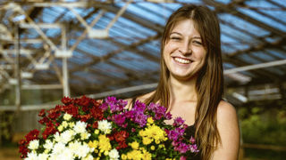 Gabrielle Priolio, maraichère à La Seyne-sur-Mer (Var), a été élue Miss France Agricole 2025. Gabrielle Priolio, maraichère à La Seyne-sur-Mer (Var), a été élue Miss France Agricole 2025.