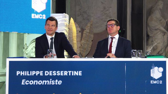 « Malgré les difficultés de ces derniers mois, je suis optimiste pour l'agriculture car elle montre une capacité remarquable à s'adapter et à innover », soulignait Bruno Didier (à dr.), président d’EMC2, lors de l’assemblée générale de la coopérative, vendredi 17 janvier, à Pont-à-Mousson (Meurthe-et-Moselle), au côté du directeur général, Arnaud de Maret.