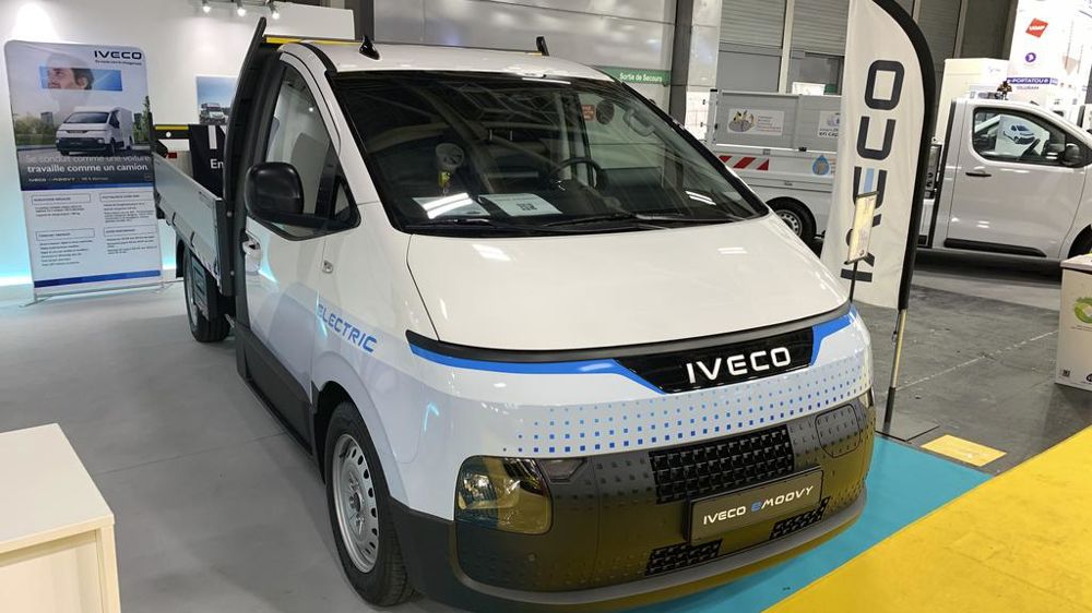 Un look futuriste pour le eMoovy d'Iveco dont nous avons vu la présentation au Salon des Maires en novembre 2024.