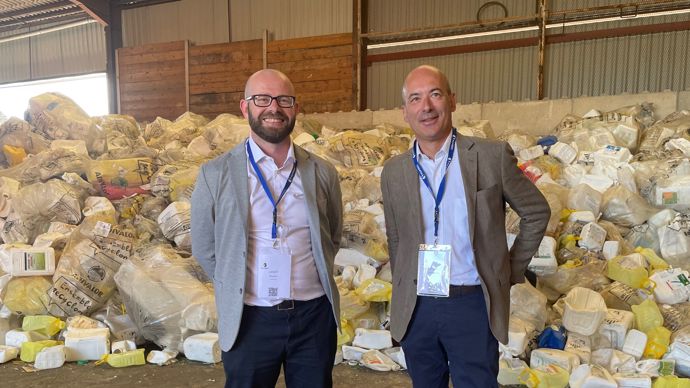 « Pour 2025, nous souhaitons continuer à soutenir les nouvelles capacités de recyclage en France pour tendre vers les 80 % de recyclage sur le territoire », appuie  Christophe Grison (à dr.), président d'Adivalor, au côté du DG, Ronan Vanot.