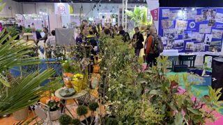 Les Journées des collections, salon de la distribution jardin, aura lieu cette année du 25 au 27 mars. Il se tiendra toujours au parc Chanot, à Marseille, mais propose quelques nouveautés, en particulier l’ouverture d’une section dédiée aux start-up. Les Journées des collections, salon de la distribution jardin, aura lieu cette année du 25 au 27 mars. Il se tiendra toujours au parc Chanot, à Marseille, mais propose quelques nouveautés, en particulier l’ouverture d’une section dédiée aux start-up.