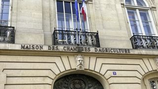 Les sénateurs viennent d'approuver la possibilité pour un élu de coopérative de siéger à une chambre d'agriculture.