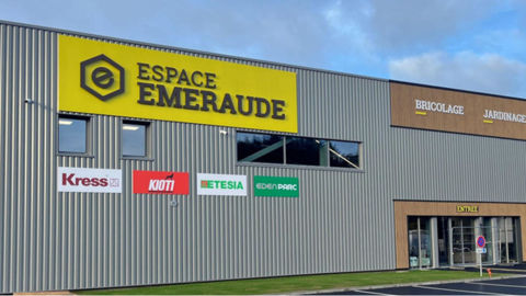 Le libre-service Espace Émeraude de Taden (22) s'adresse à une large clientèle de particuliers et de professionnels. Le libre-service Espace Émeraude de Taden (22) s'adresse à une large clientèle de particuliers et de professionnels.