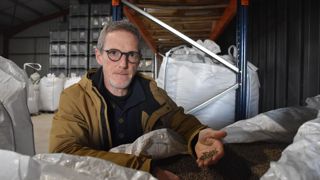David Peschard, céréalier bio à Séris, a déjà dû jeter plus de 5 tonnes de sarrasin il y a deux ans, à cause de la contamination par le prosulfocarbe, sans aucune indemnité. David Peschard, céréalier bio à Séris, a déjà dû jeter plus de 5 tonnes de sarrasin il y a deux ans, à cause de la contamination par le prosulfocarbe, sans aucune indemnité.
