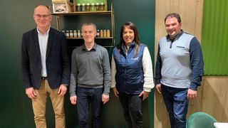 Présentation du projet Arpège, le 24 février au Sia à Paris. De la gauche vers la droite : Pierre Toussaint, directeur de l'agronomie, des transitions et de l'innovation au sein du Groupe Axéréal, Thomas Monville, manager de l'agronomie chez Axéréal, Wassila Riah-Anglet, chargée de recherche à Unilasalle et Fabien May, agriculteur dans l’Orne et administrateur du Groupe Axéréal. Présentation du projet Arpège, le 24 février au Sia à Paris. De la gauche vers la droite : Pierre Toussaint, directeur de l'agronomie, des transitions et de l'innovation au sein du Groupe Axéréal, Thomas Monville, manager de l'agronomie chez Axéréal, Wassila Riah-Anglet, chargée de recherche à Unilasalle et Fabien May, agriculteur dans l’Orne et administrateur du Groupe Axéréal.