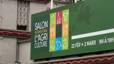 Plusieurs patrons de la grande distribution vont débattre au salon ce mercredi avec Karine Le Marchand.
