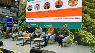 Le 24 février 2025, une table-ronde au Salon de l'agriculture réunissait (de gauche à droite), Axel de Martene de la Climate Agriculture Alliance, Thibaut Savoye de Carbone Farmers, Chuck De Liedekerke de Soil Capital, François Thierart de MyEasyFarm et Mathieu Toulemonde de Agoterra. Le 24 février 2025, une table-ronde au Salon de l'agriculture réunissait (de gauche à droite), Axel de Martene de la Climate Agriculture Alliance, Thibaut Savoye de Carbone Farmers, Chuck De Liedekerke de Soil Capital, François Thierart de MyEasyFarm et Mathieu Toulemonde de Agoterra.