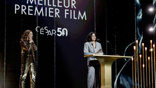 Lors de la cinquantième cérémonie des Césars qui s’est déroulée 28 février 2025 à Paris, la réalisatrice Louise Courvoisier a été récompensée dans la catégorie du meilleur premier film pour " Vingt Dieux ".