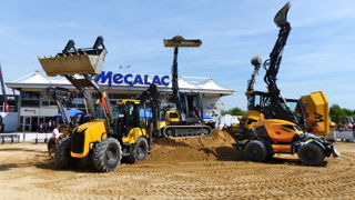 Le stand de Mecalac lors du salon Intermat en 2018.