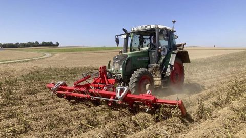 Le rouleau Mediana de Güttler est disponible dans des largeurs de 1,8 m à 9 m. Le rouleau Mediana de Güttler est disponible dans des largeurs de 1,8 m à 9 m.