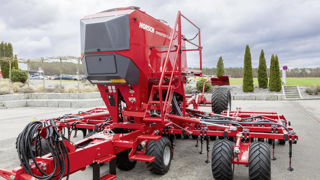 Le semoir Sprinter 6.25 CO de Horsch peut recevoir trois socs différents. Le semoir Sprinter 6.25 CO de Horsch peut recevoir trois socs différents.