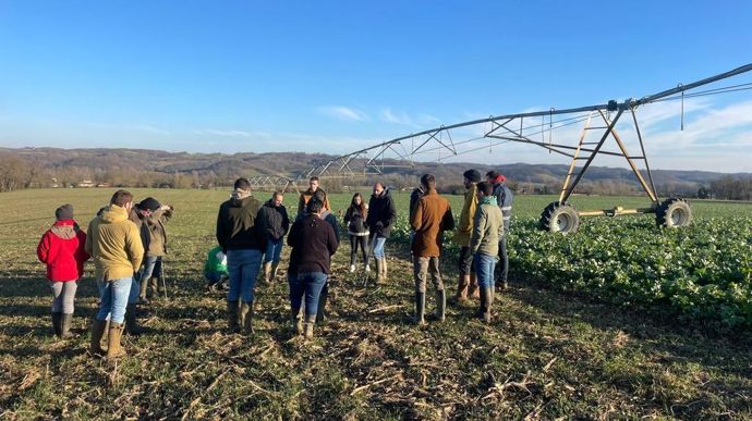 Les agriculteurs engagés dans Carbo d'Oc partagent leurs expériences au sein du réseau Ceta de France.