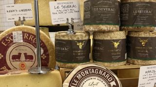 La filière des produits laitiers français va devoir composer avec une hausse de 20 % des droits de douane pour entrer aux États-Unis. La filière des produits laitiers français va devoir composer avec une hausse de 20 % des droits de douane pour entrer aux États-Unis.