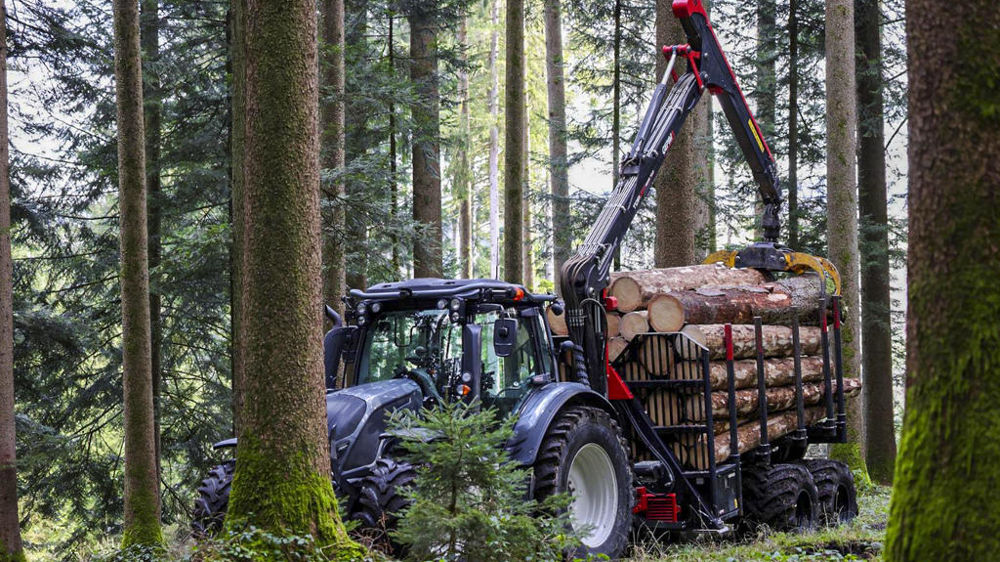 Horsh Pirk propose une gamme de matériels de débardage forestier. Horsh Pirk propose une gamme de matériels de débardage forestier.
