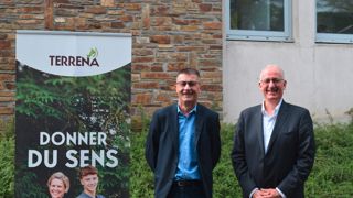 Lors de son Assemblée générale le 3 juin prochain, Terrena devrait voter le versement à ses adhérents de 7,9 millions € au titre de l’exercice 2024. (De gauche à droite : Olivier Chaillou, président et Eric Forin, directeur général). Lors de son Assemblée générale le 3 juin prochain, Terrena devrait voter le versement à ses adhérents de 7,9 millions € au titre de l’exercice 2024. (De gauche à droite : Olivier Chaillou, président et Eric Forin, directeur général).