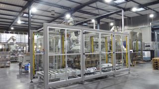 Le hall des conditionneuses, avec une robotisation poussée, la plupart de l'ingénierie est française sauf les robots ABB.