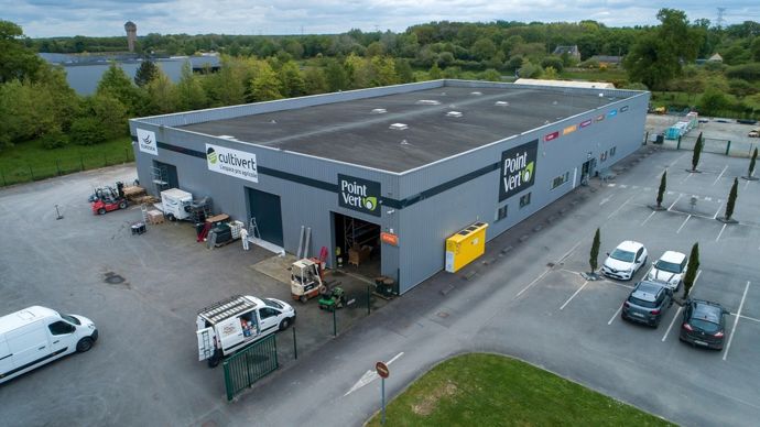 Le Point vert de Malansac (Morbihan) est pourvu de deux entrées distinctes, dont une côté Cultivert réservée aux professionnels.