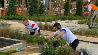 L’Unep accompagne notamment les jardiniers paysagistes dans les compétitions WorldSkills ou EuroSkills. Sur la photo : le tandem de paysagistes français aux dernières Olympiades mondiales, près de Lyon en 2024.