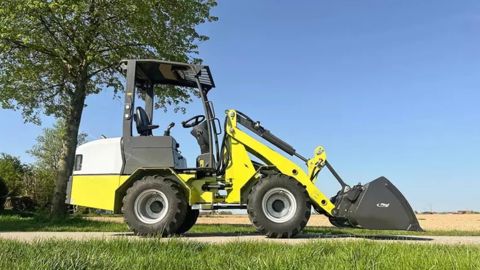 Ce valet de ferme Fliegl est de conception Kaweco, le constructeur néerlandais qui a fait faillite récemment.