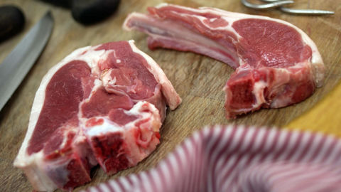 La consommation apparente de viande ovine progresse légèrement de 1,2 % en mars, atteignant 16 815 tonnes-équivalent carcasse. La consommation apparente de viande ovine progresse légèrement de 1,2 % en mars, atteignant 16 815 tonnes-équivalent carcasse.
