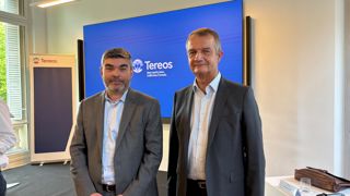 Olivier Leducq, directeur général de Tereos (à gauche), et Gérard Clay, président du conseil d'administration de Tereos (à droite), ont présenté les résultats de 2024-2025 du groupe sucrier, le 28 mai 2025 à Paris. Olivier Leducq, directeur général de Tereos (à gauche), et Gérard Clay, président du conseil d'administration de Tereos (à droite), ont présenté les résultats de 2024-2025 du groupe sucrier, le 28 mai 2025 à Paris.