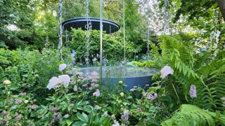 Jardin présenté dans le cadre du RHS Chelsea Flower Show. Jardin présenté dans le cadre du RHS Chelsea Flower Show.