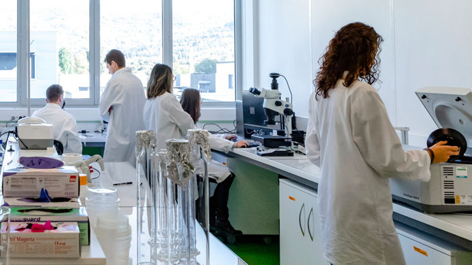 L'équipe recherche et innovation de Mycophyto, basée à Grasse Biotech (Alpes-Maritimes), s'emploie à mettre au point des combinaisons de différentes souches.