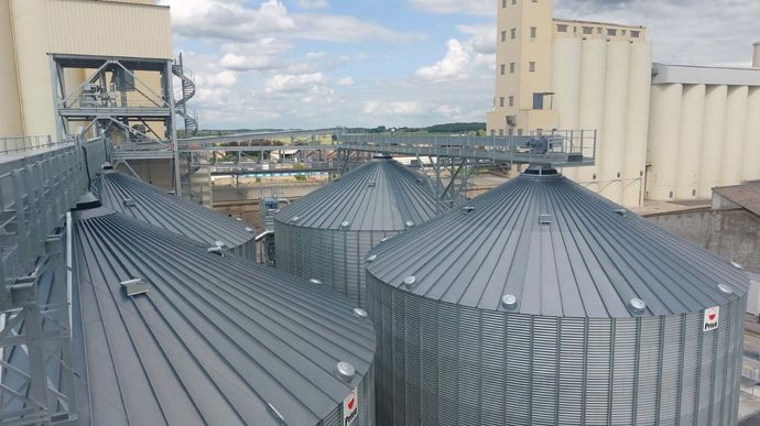 Sur le site de Verneuil-l’Étang (Seine-et-Marne), 40 000 t ont été confortées auxquelles vont s’ajouter 10 000 t grâce à la construction d’un nouveau silo.