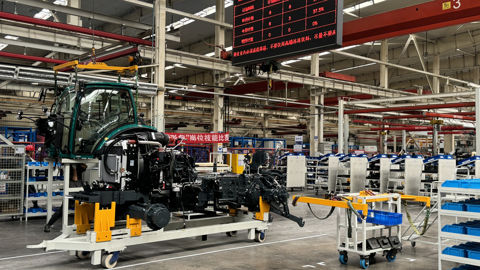La nouvelle usine a prévu de produire, entre autres, des tracteurs de forte puissance T7000 de Lovol. La nouvelle usine a prévu de produire, entre autres, des tracteurs de forte puissance T7000 de Lovol.