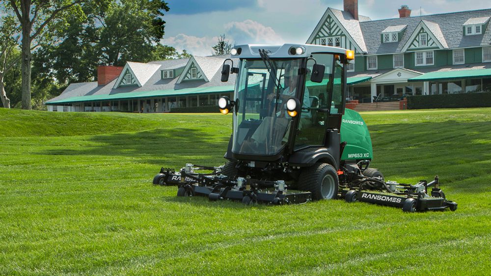 La marque anglaise Ransomes, appartenant à Textron Specialized Vehicules, a débuté avec les charrues et a créé sa première tondeuse en 1902.