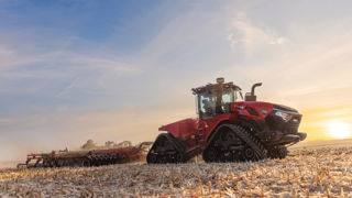 Le Quadtrac 785 affiche une puissance nominale de 785 ch pour une puissance maximale de 853 ch. Le Quadtrac 785 affiche une puissance nominale de 785 ch pour une puissance maximale de 853 ch.