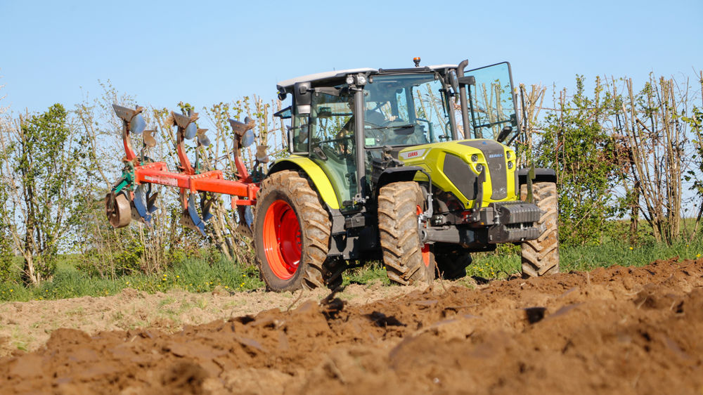 L’Axos atteint sa puissance maximale de 89,9 ch légèrement en dessous de 2 000 tr.min-1. Sa plage de couple constant s’étend de 1 400 à 1 850 tr.min-1.