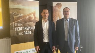 Damien Robert (à gauche), directeur général de RAGT Semences, et Laurent Guerreiro (à droite), président du directoire RAGT, le 2 septembre 2025 à la Foire de Châlons-en-Champagne. Damien Robert (à gauche), directeur général de RAGT Semences, et Laurent Guerreiro (à droite), président du directoire RAGT, le 2 septembre 2025 à la Foire de Châlons-en-Champagne.