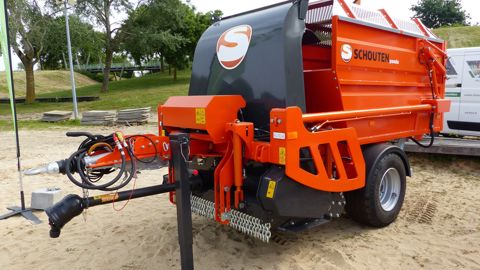 Le modèle Panda de Schouten nécessite un tracteur de 50 ch minimum et une puissance de 30 ch à la prise de force.