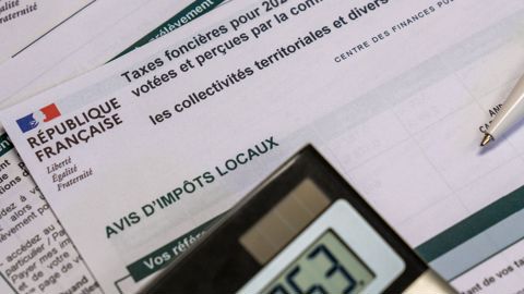 La loi interdit à un bailleur de faire supporter entièrement l’impôt foncier au preneur, mais prévoit une contribution partielle.