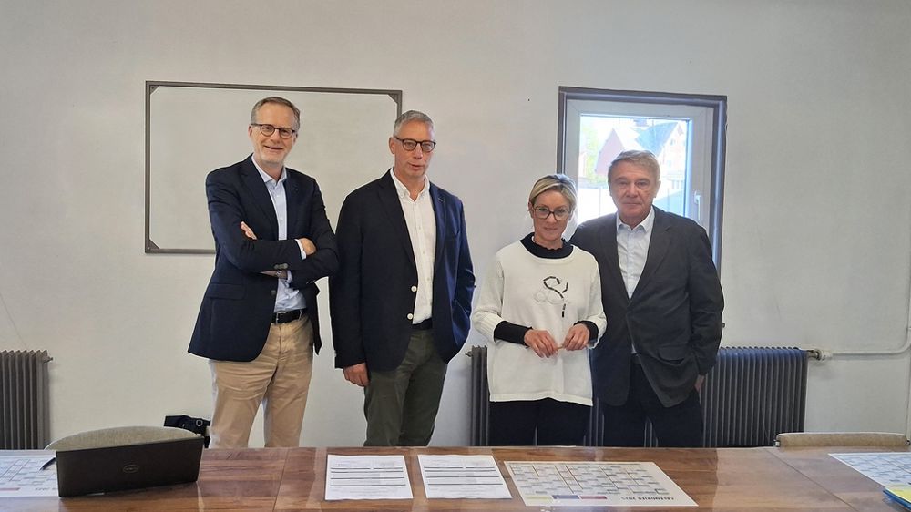 De gauche à droite  Stéphane Michel directeur général de Cérèsia  Antoine Hacard Président du Conseil d’administration de Cérèsia et Jean-Philippe et Marie-Caroline Ethuin propriétaires de Sogescaut.
