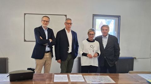 De gauche à droite : Stéphane Michel, directeur général de Cérèsia ; Antoine Hacard, Président du Conseil d’administration de Cérèsia et Jean-Philippe et Marie-Caroline Ethuin, propriétaires de Sogescaut.