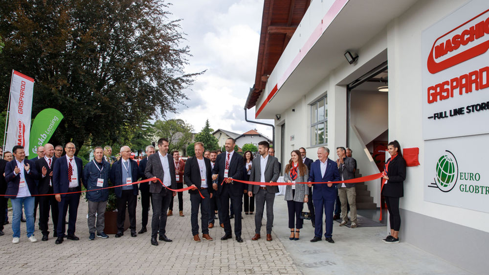 L'établissement de Voklo Šenčur (Slovénie) est le deuxième "Full Line Store" ouvert par Maschio Gaspardo en Europe. L'établissement de Voklo Šenčur (Slovénie) est le deuxième "Full Line Store" ouvert par Maschio Gaspardo en Europe.