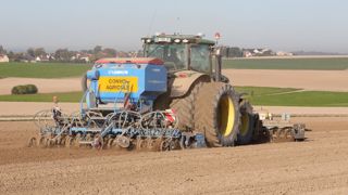 FranceAgriMer informe qu'au 6 octobre, 5 % des surfaces de blé tendre et 10 % de celles d'orge étaient implantées. FranceAgriMer informe qu'au 6 octobre, 5 % des surfaces de blé tendre et 10 % de celles d'orge étaient implantées.