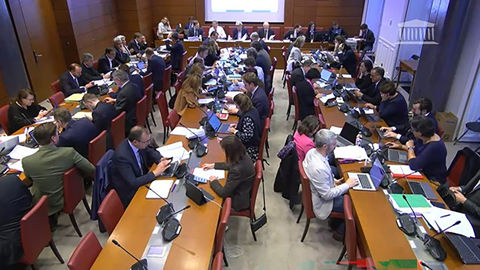 Les députés de la commission des finances ont voté des amendements contre l'augmentation de la fiscalité des biocarburants. Les députés de la commission des finances ont voté des amendements contre l'augmentation de la fiscalité des biocarburants.