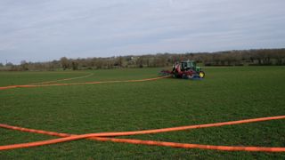 Épandage de lisier sans tonne avec une rampe à pendillards