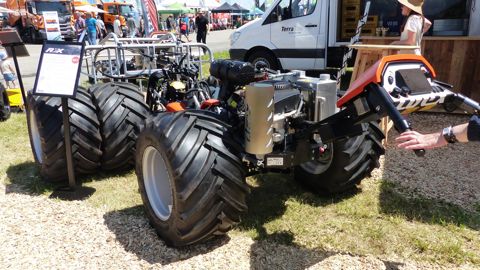 Vue arrière sur le poste de condutite.