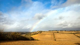 Un pic de chaleur a été enregistré à Bagnères-de-Luchon  (Haute-Garonne) avec 27,9 °C, le 5 novembre.